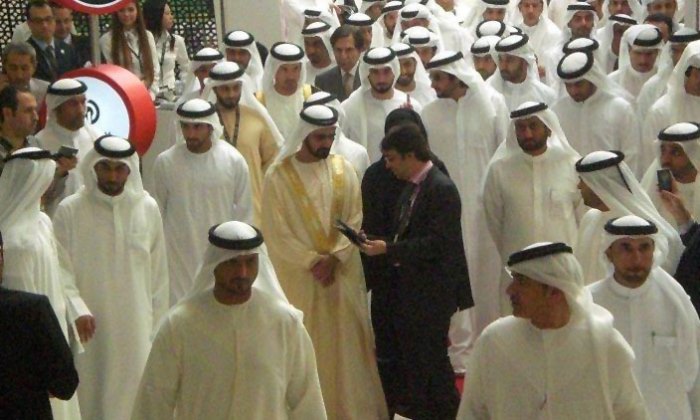 H.H. Sheikh Mohammed likes TOUCHMATE Tablet at Gitex 2011